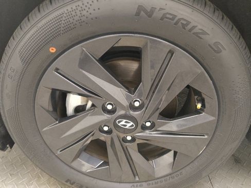 Used 2022 Hyundai Elantra Blue FWD image 31