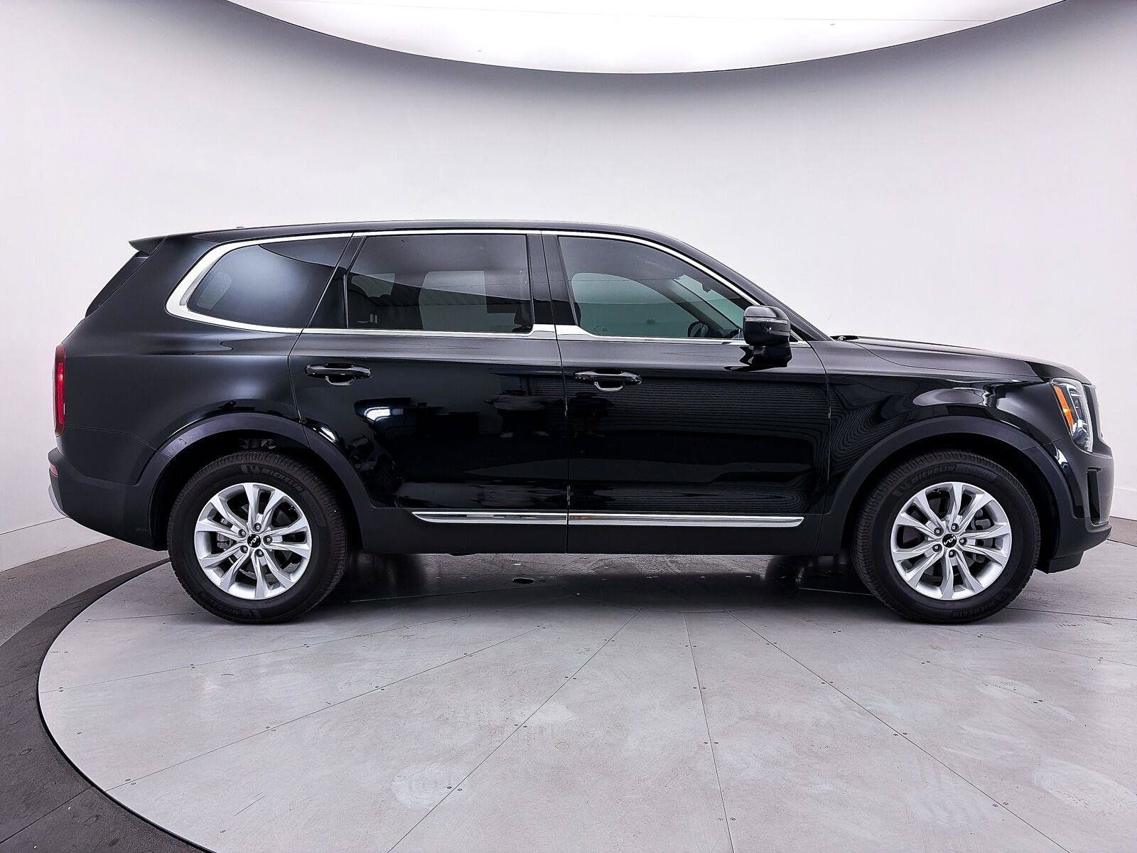 Used 2022 Kia Telluride LX FWD image 38