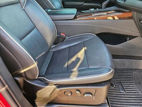 Used 2022 Cadillac Escalade ESV Premium Luxury image 23