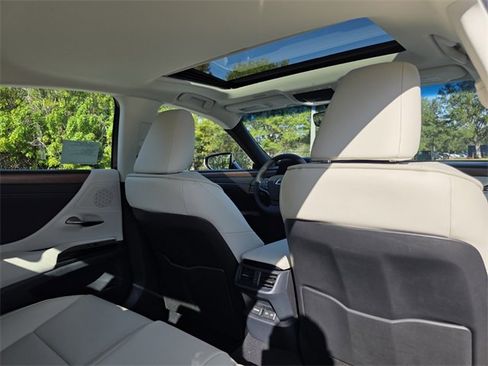 New 2025 Lexus ES 350 w/ Premium Package image 12