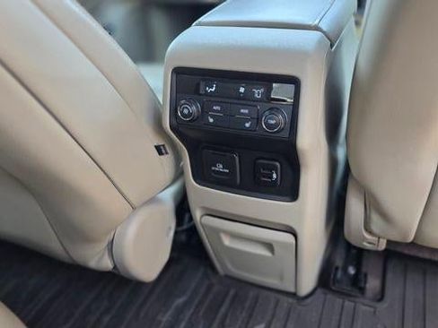 Used 2017 GMC Acadia Denali w/ Technology Package AWD/4WD image 18