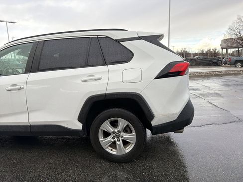Used 2021 Toyota RAV4 XLE image 12