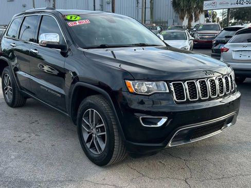 Used 2017 Jeep Grand Cherokee Limited AWD/4WD image 4