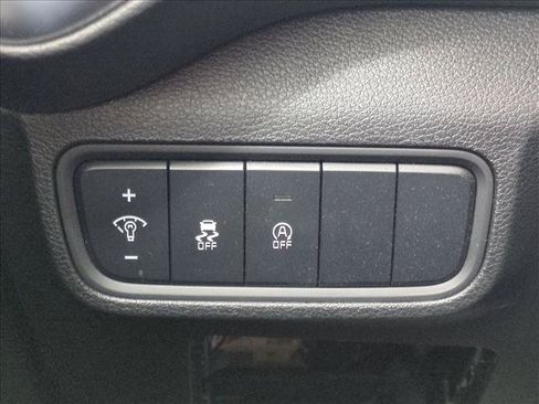Used 2025 Kia Soul LX w/ LX Technology Package FWD image 15
