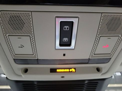 New 2025 Land Rover Discovery Sport S image 21