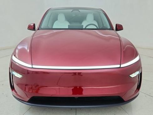 Used 2026 Tesla Model Y AWD image 13