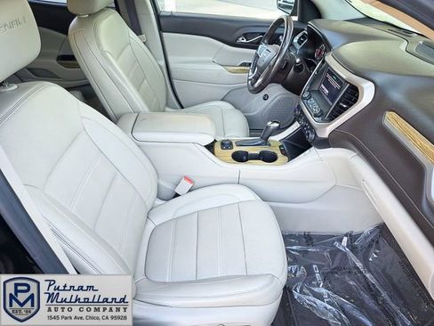 Used 2017 GMC Acadia Denali w/ Technology Package AWD/4WD image 11