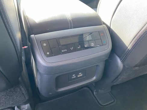 Certified 2024 Nissan Pathfinder SL w/ Black Appearance Package image 16