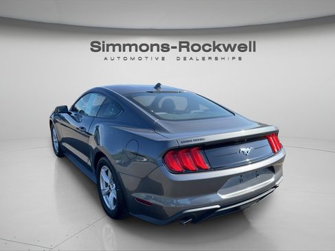 Used 2021 Ford Mustang Coupe RWD image 3