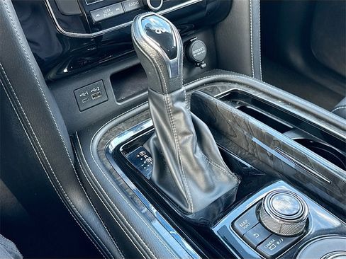 Used 2021 INFINITI QX80 Luxe image 18