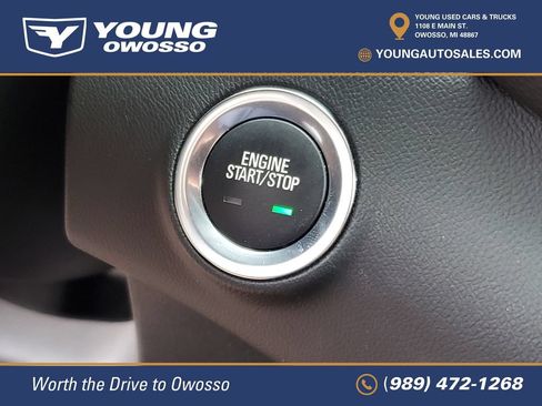 Used 2024 GMC Terrain SLE w/ Driver Convenience Package FWD image 16