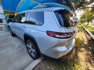 Used 2021 Jeep Grand Cherokee L Limited AWD/4WD video 3