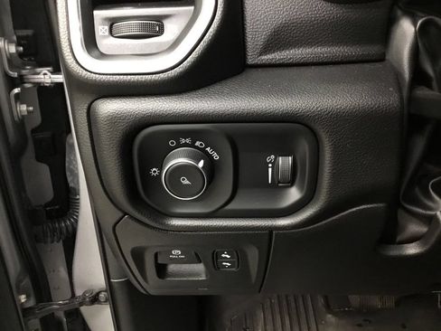 Used 2023 RAM 1500 Laramie AWD/4WD image 12
