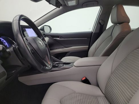 Used 2022 Toyota Camry SE image 17