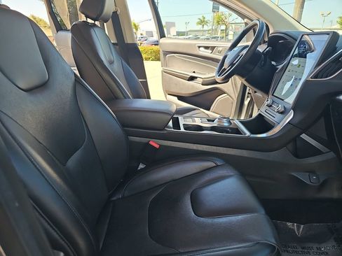 Used 2022 Ford Edge Titanium w/ Equipment Group 301A AWD/4WD image 10