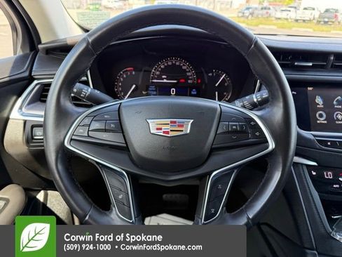 Used 2017 Cadillac XT5 Luxury AWD/4WD image 24