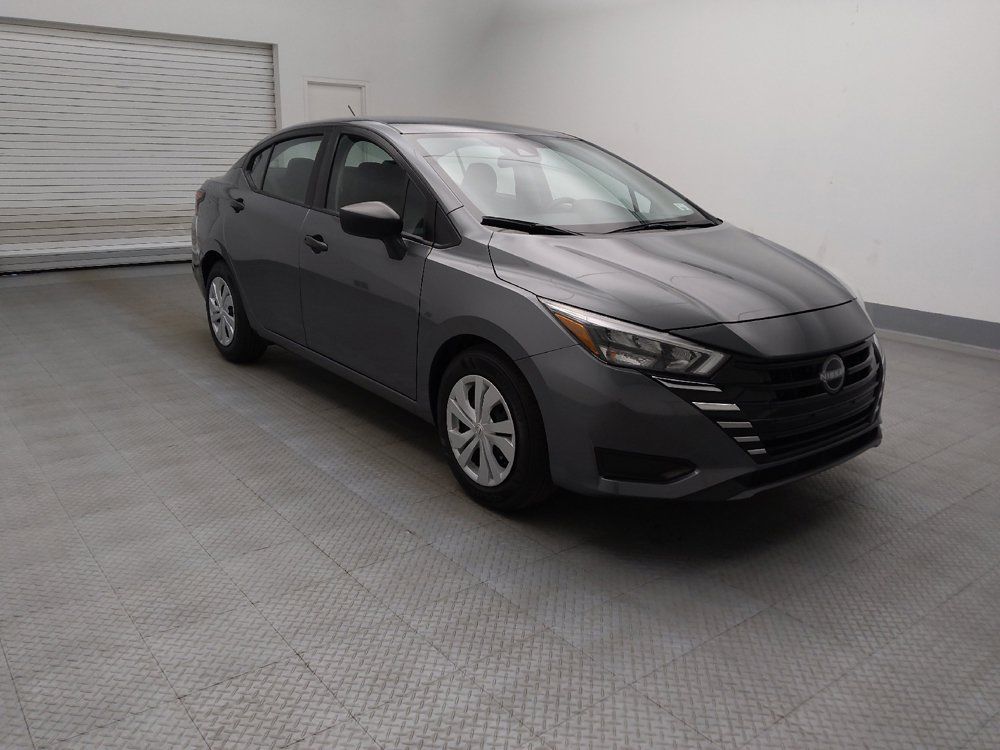 Used 2025 Nissan Versa S FWD image 13