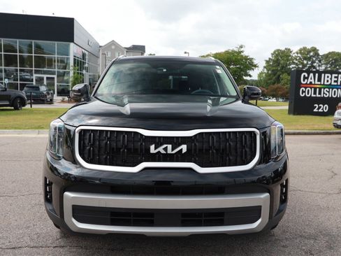 Used 2024 Kia Telluride EX w/ EX Captain's Chair Package FWD image 8