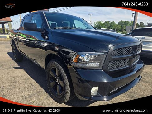 Used 2014 RAM 1500 Express w/ Black Ram 1500 Express Group RWD image 3