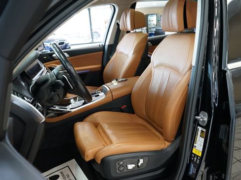 Used 2019 BMW X7 xDrive50i w/ Premium Package AWD/4WD image 2