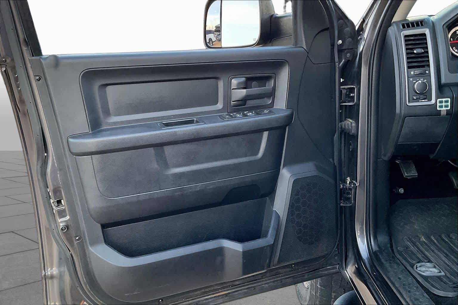Used 2015 RAM 2500 Tradesman w/ Chrome Appearance Group AWD/4WD image 20