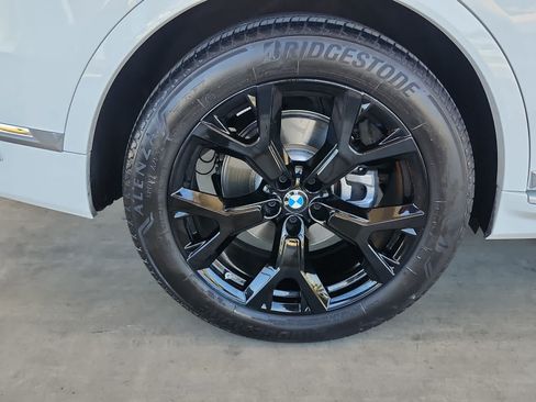 Used 2026 BMW X7 xDrive40i w/ Premium Package AWD/4WD image 9