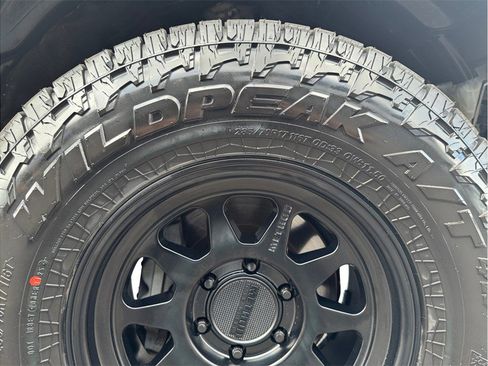 Used 2018 Lexus GX 460 w/ Navigation Package image 20