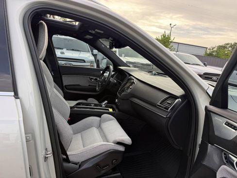 Used 2022 Volvo XC90 T8 Inscription w/ Advanced Package AWD/4WD image 10