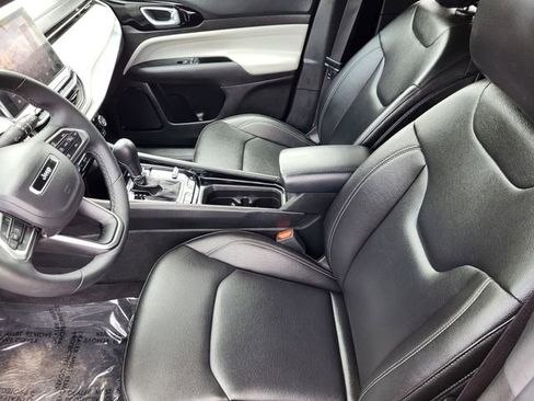 Certified 2025 Jeep Compass Limited AWD/4WD image 23