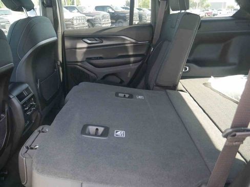 New 2025 Jeep Grand Cherokee Laredo X image 12