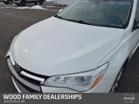 Used 2017 Toyota Camry XLE image 6