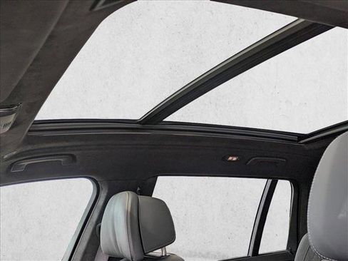 Certified 2025 BMW X7 M60i w/ Climate Comfort Package image 16