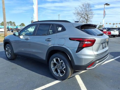 New 2026 Chevrolet Trax LT image 5