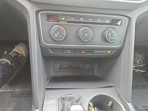 Used 2022 Volkswagen Atlas Cross Sport SE image 23