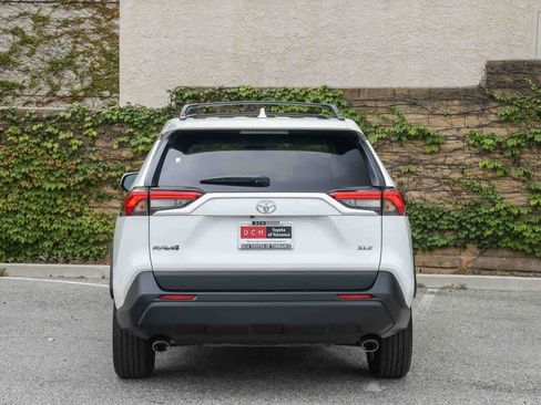 Certified 2025 Toyota RAV4 XLE FWD image 8