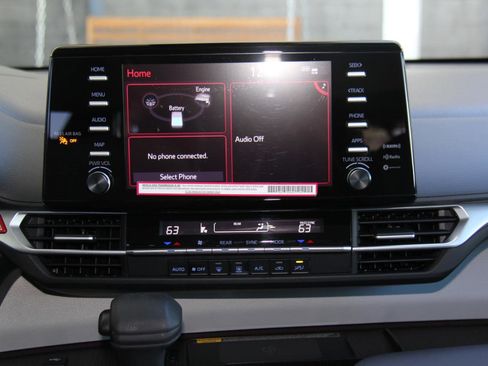 Used 2024 Toyota Sienna LE w/ LE Plus Package image 17