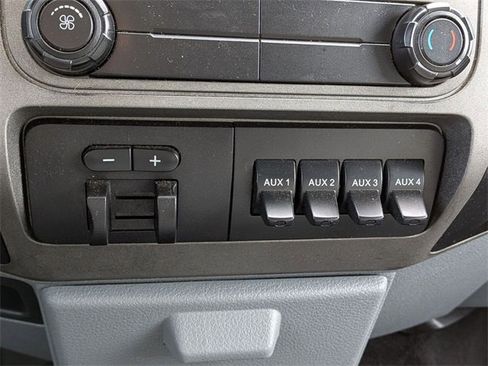 Used 2012 Ford F250 XLT w/ Snow Plow Prep Pkg image 19