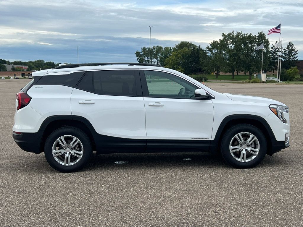 Used 2023 GMC Terrain SLE w/ Driver Convenience Package AWD/4WD image 43