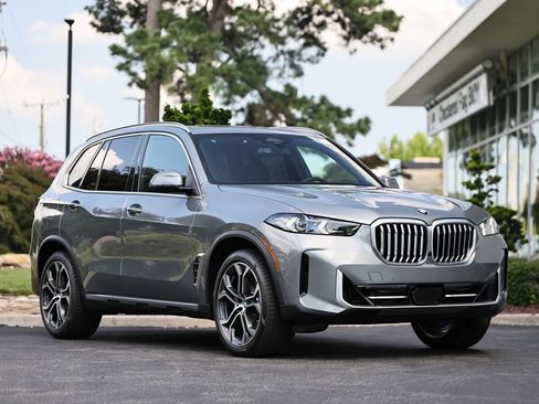 New 2026 BMW X5 xDrive40i w/ Premium Package AWD/4WD image 1