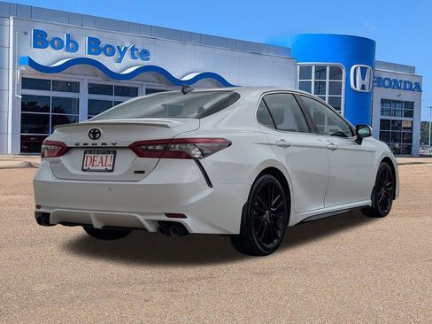 Used 2021 Toyota Camry XSE image 5