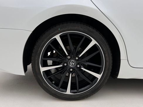Used 2018 Toyota Camry XSE image 33