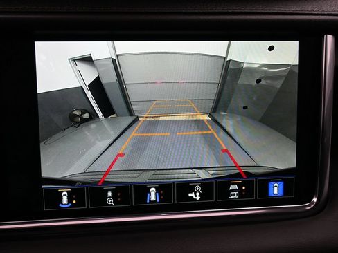 Used 2024 GMC Yukon Denali AWD/4WD image 17
