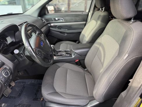 Used 2019 Ford Explorer XLT w/ Equipment Group 201A image 10