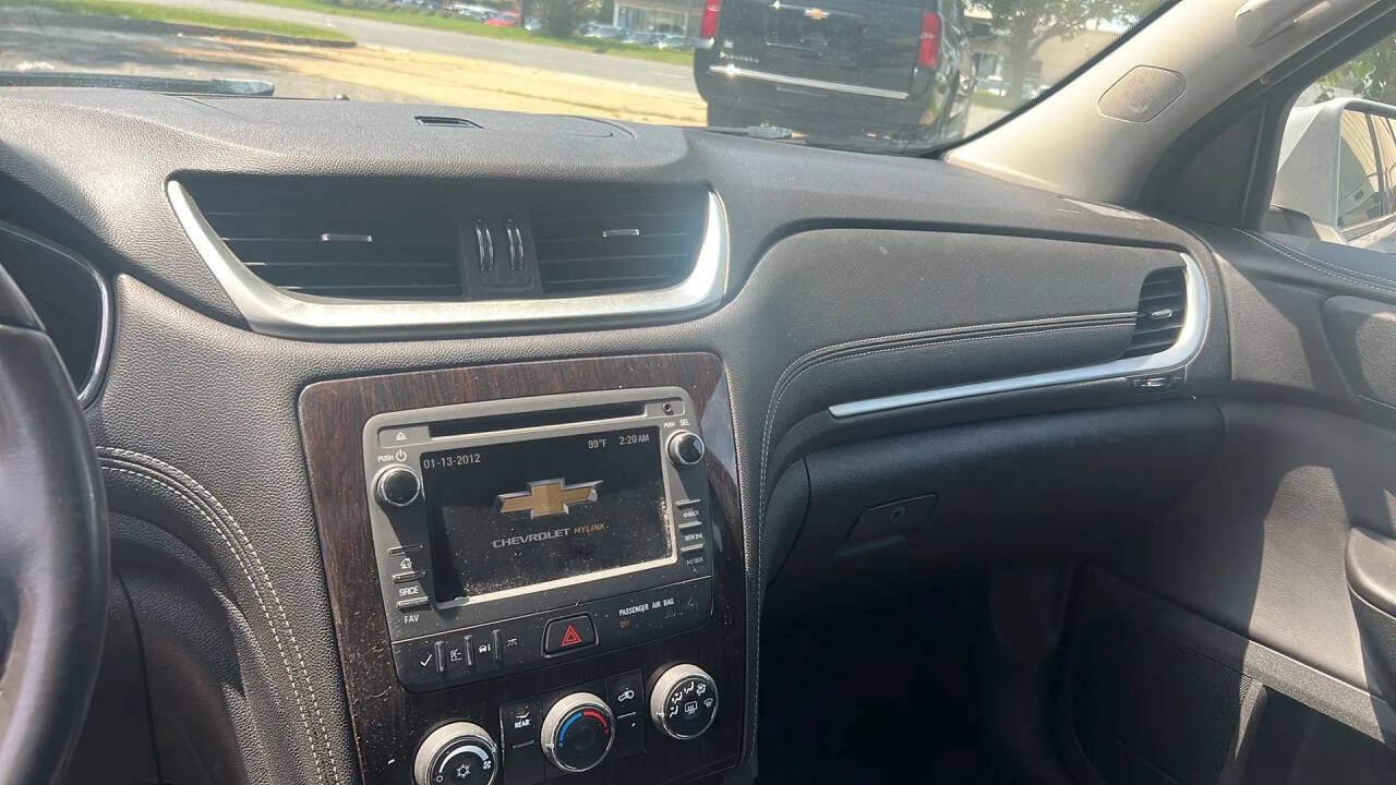 Used 2017 Chevrolet Traverse LT w/ Style and Technology Package AWD/4WD image 12