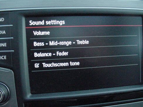 Used 2016 Volkswagen Golf Limited Edition image 18