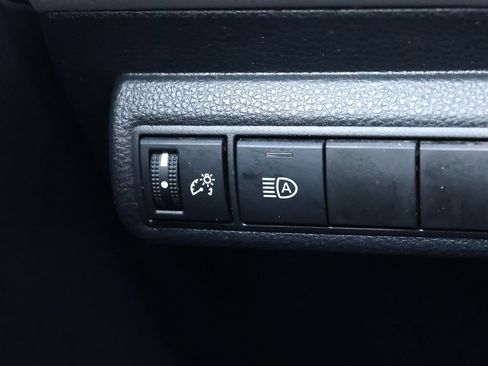 Used 2020 Toyota Corolla LE image 20