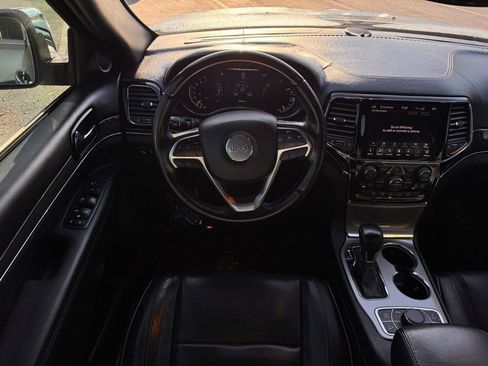 Used 2020 Jeep Grand Cherokee Overland image 18