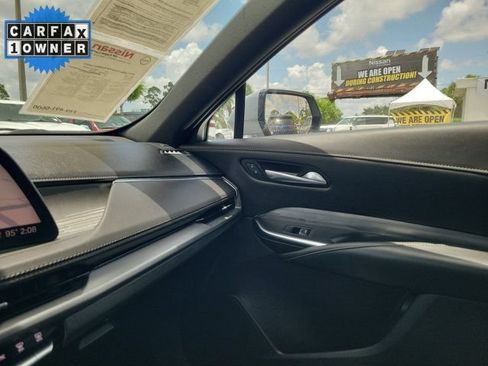 Used 2025 Cadillac XT4 Premium Luxury FWD image 31