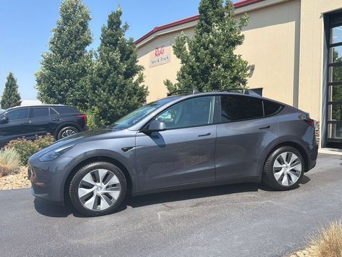 Used 2023 Tesla Model Y Long Range AWD/4WD image 37