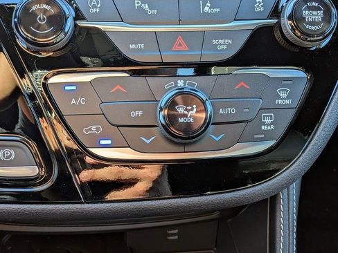 New 2026 Chrysler Pacifica Limited w/ S Appearance Package image 21